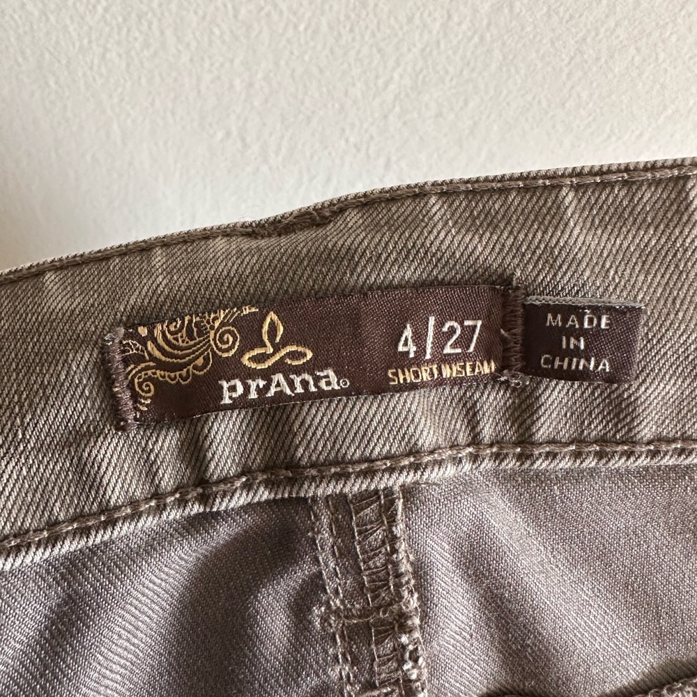 PrAna Brown/Gray Classic Denim Stretch Jeans size 4/27 Short EUC - Picture 6 of 9